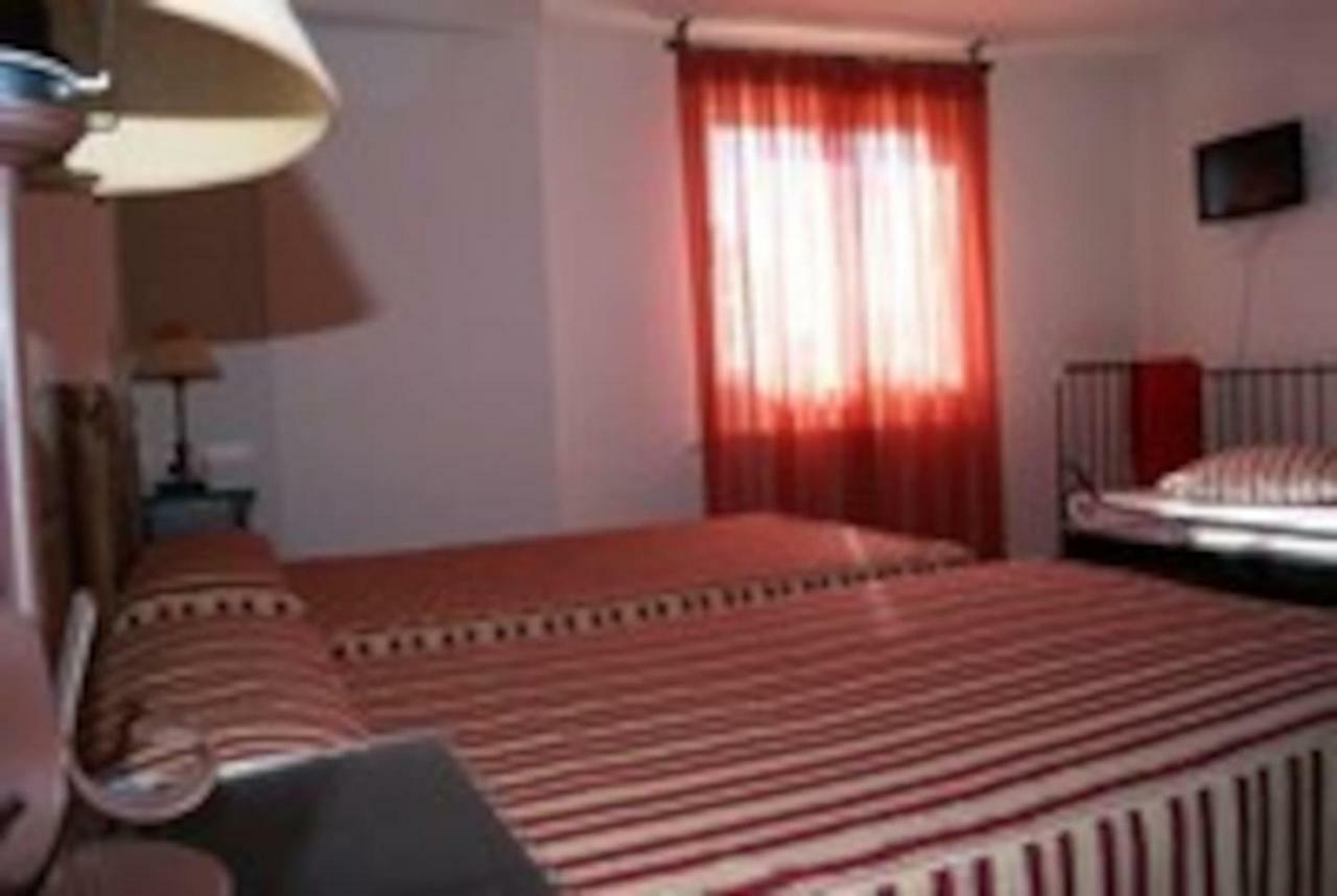 Ferienhaus El Sauce. A 2,5 Km De Cuenca Capital Nohales